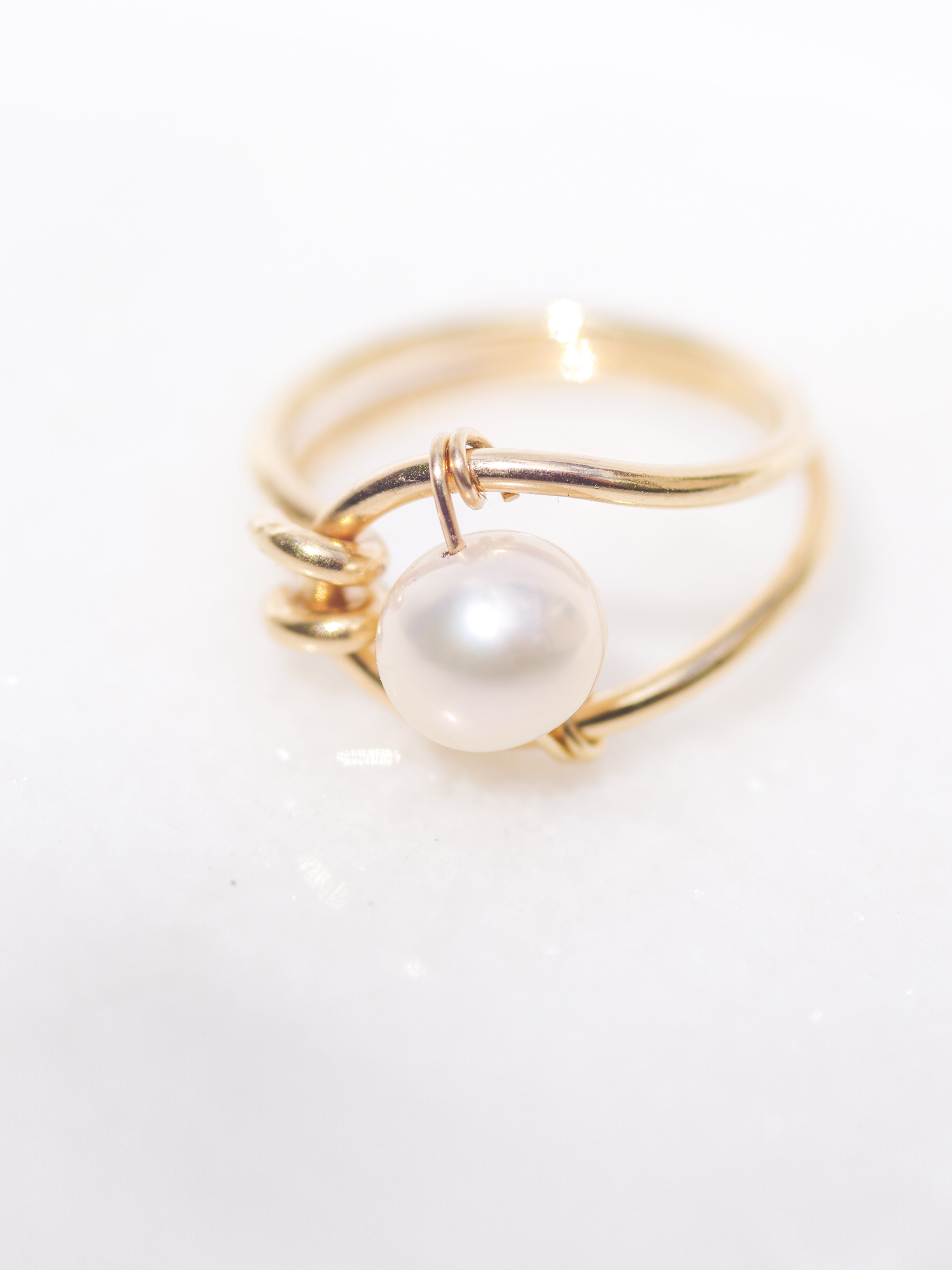 2023 New Thin 18K Gold Plated Hollow Texture Natural Freshwater Pearl Rings  For Women Stainless Steel Tarnish Free Gold Ring